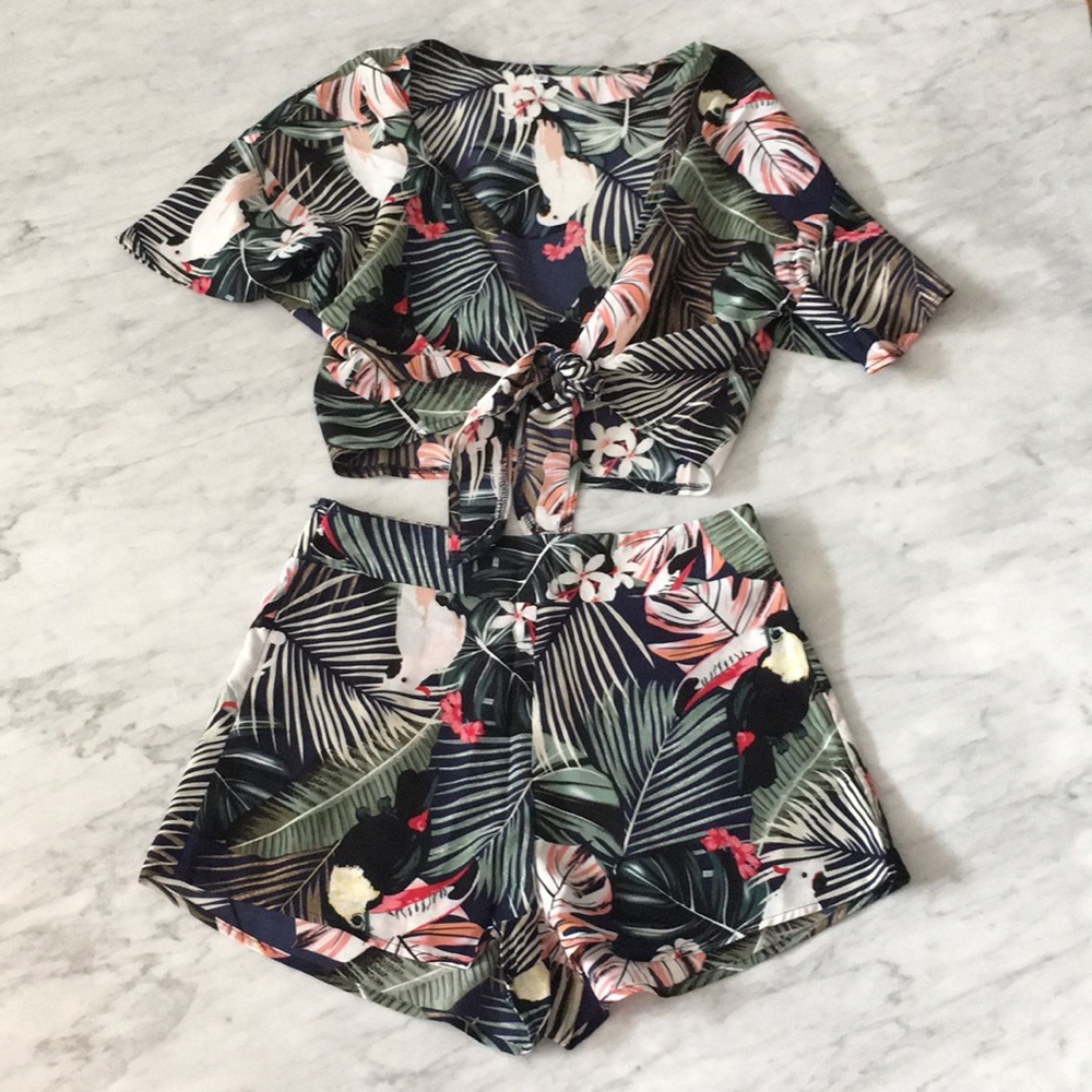 NEW 2 piece coord set in tropical print S